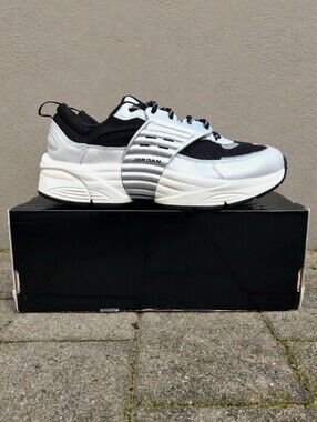 Jordan Trunner O/S – Photon Dust / Black / Sail / White